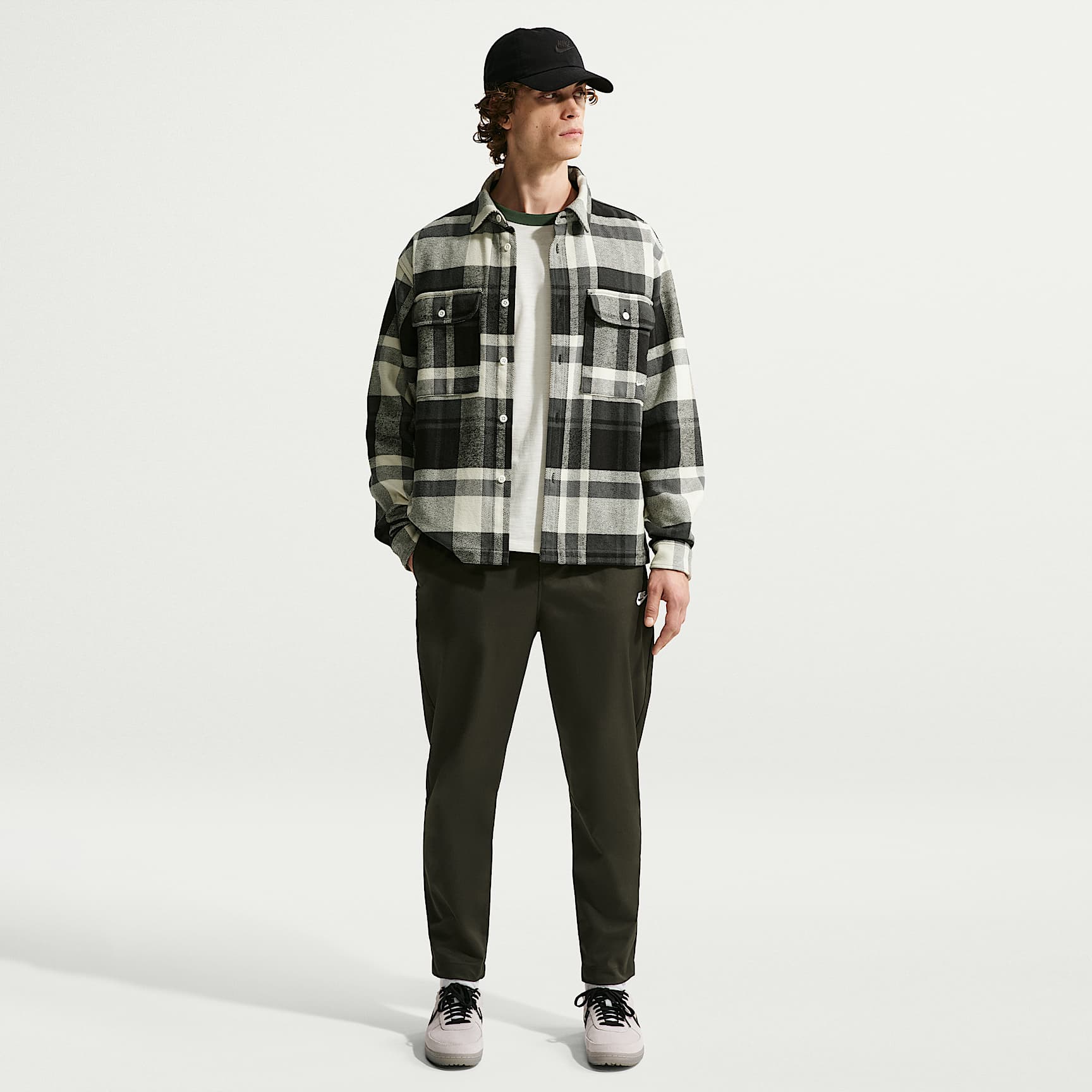 Nike Club Men's Woven Tapered Pants. Nike.com